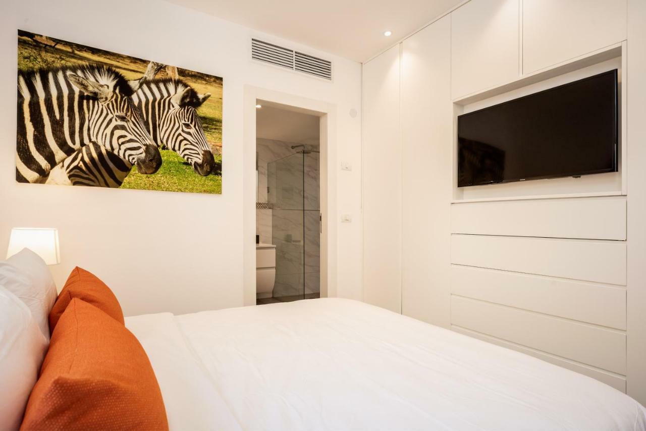 Duplex With Sea View Terrace Above The Flea Market 텔아비브 외부 사진