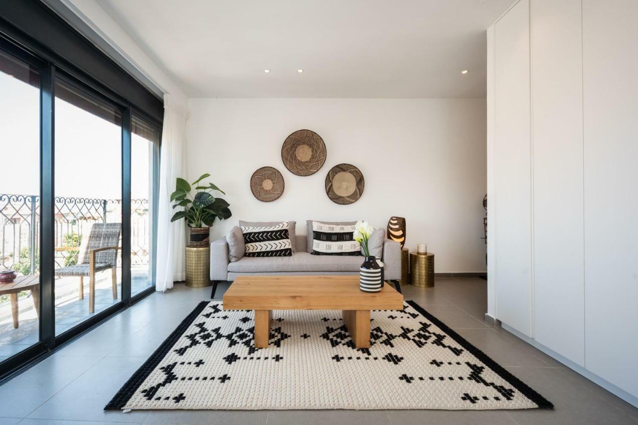 Duplex With Sea View Terrace Above The Flea Market 텔아비브 외부 사진